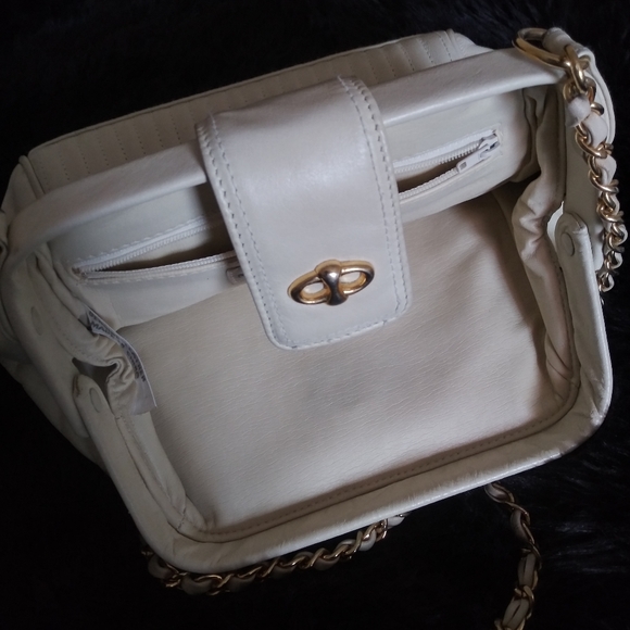 Purse - Picture 2 of 7